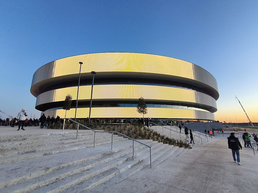 960px-Arena_Santa_Giulia_-_PalaItalia_illuminata_(11_gennaio_2026)
