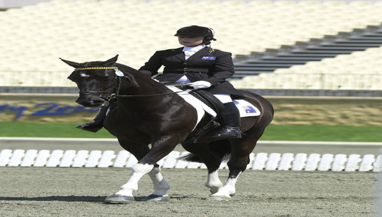 Equestrian_Julie_Higgins